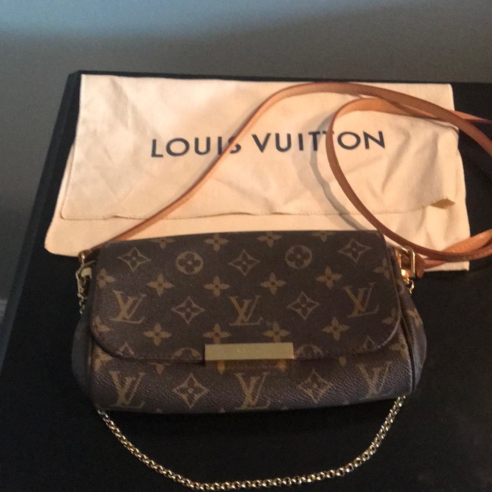 Authentic Louis Vuitton favorite PM MNG handbag